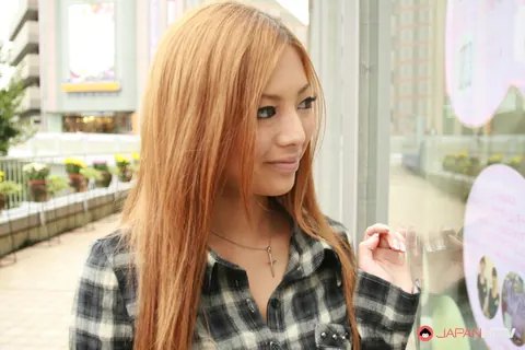 Anna Morisaki: Japanese Redhead Lifts Her Skirt Outdoors – photo 2 of 15