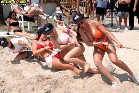 Autumn Jade: Blonde MILFs Flash Their Big Natural Tits and Spread on the Beach – photo 8 of 20
