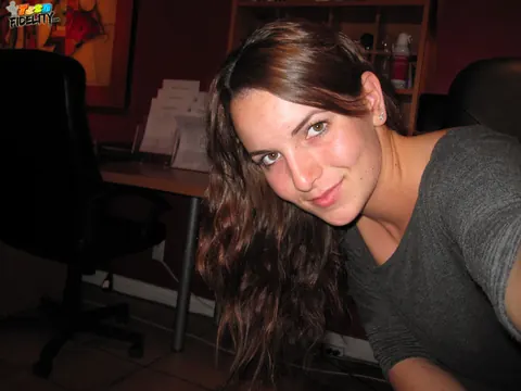 Jenna Rose: Brunette in Heels Flashes Her Tits in an Outdoor Mirror Selfie – photo 7 of 17