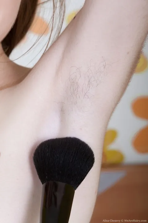 Alisa Chearry: Slim Pale Brunette Bares Her Hairy Bush and Uses a Brush – photo 17 of 21