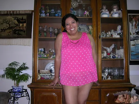 Curvy Latina MILF Strips and Spreads Her Huge Ass – photo 5 of 16