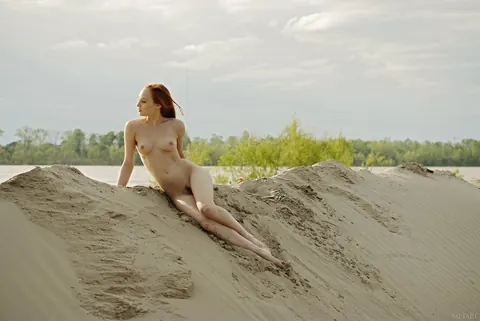 Sally A: Redhead PAWG Arches Back and Shows Her Body on the Beach – photo 15 of 21