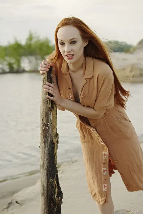 Sally A: Redhead PAWG Arches Back and Shows Her Body on the Beach – photo 2 of 21