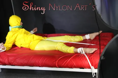 Pale Woman in Stockings Spreads While Restrained – photo 16 of 16