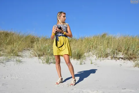 British Blonde PAWG Strips Off Her Skirt Outdoors to Toy Herself – photo 3 of 16