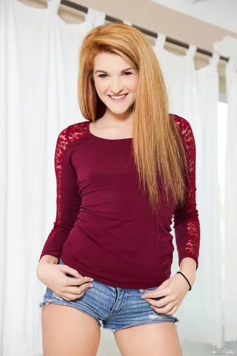Miranda Mills: Pale Redhead Strips and Takes Cum in Her Mouth – photo 1 of 15