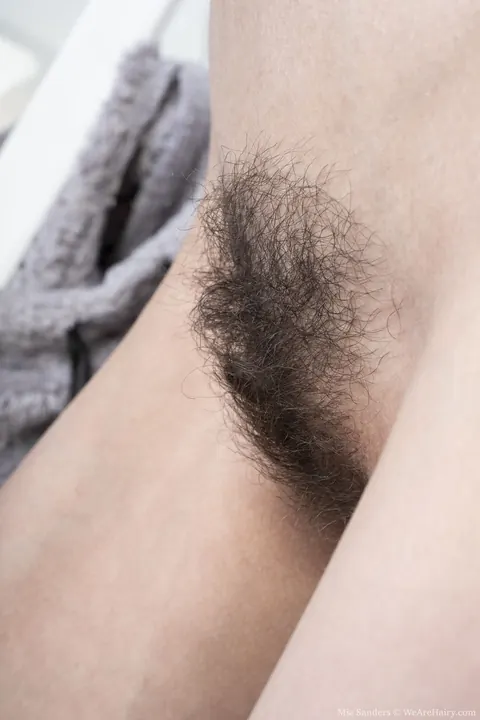 Mia Sanders: Slim Russian Brunette Reveals Her Hairy Pussy and Fingers Deep – photo 20 of 21