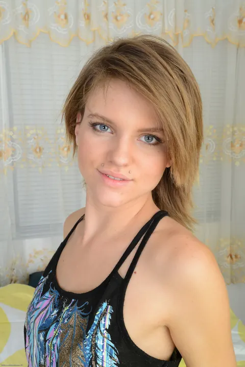 Scarlett Fever: Tall Blonde with Natural Tits and Piercings Spreads Outdoors – photo 2 of 21