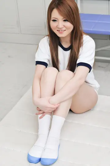 Sakamoto Hikari – Petite Japanese Redhead Takes Anal and a Facial in a Threesome
