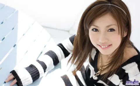 Saki Kosakura: Thick Japanese Brunette Strips Out of Her Panties and Changes Outfits – photo 2 of 16