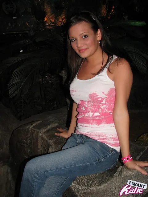 Kate Crush: Brunette with Big Enhanced Tits Flashes Her Chest in Jeans – photo 2 of 12