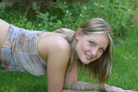 Liz Honey: Blonde PAWG in Shorts Pulls Them Aside and Spreads Her Pussy in the Forest – photo 7 of 21