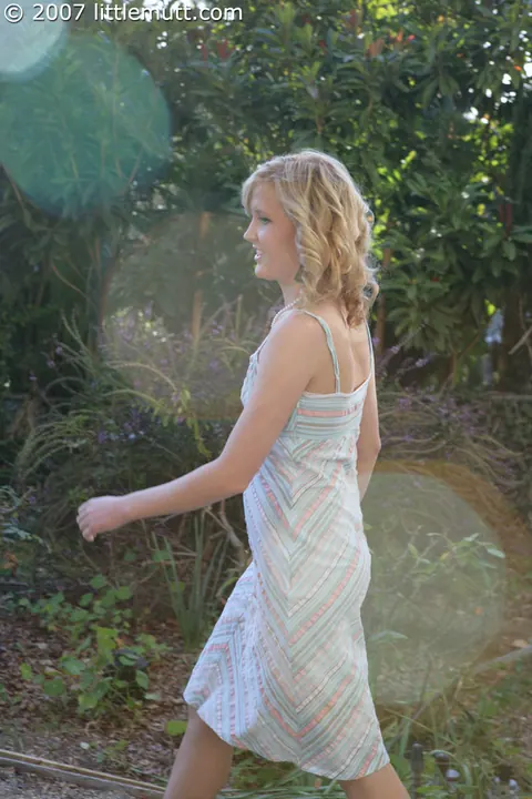 Kimber Clarkson: Blonde in a Skirt Outdoors Reveals Her Shaved Slit – photo 2 of 16