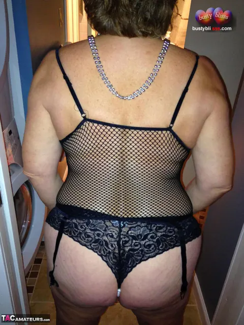Bustybliss: Short-Haired Mature BBW Displays Her Big Natural Tits in Lingerie – photo 5 of 16