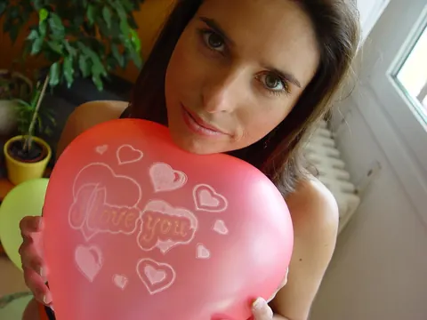 Thick Amateur in Panties Plays with Balloons and a Dildo – photo 15 of 16