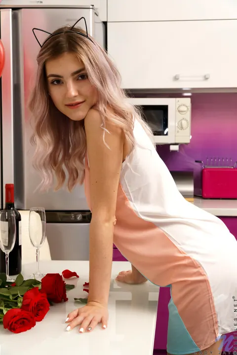 Eva Elfie: Busty Blonde in White Socks Spreads Her Shaved Pussy – photo 3 of 16