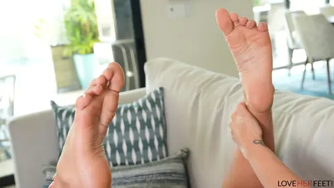 April Olsen: Tattooed Brunette with Big Tits Spreads and Shows Her Feet – photo 9 of 21