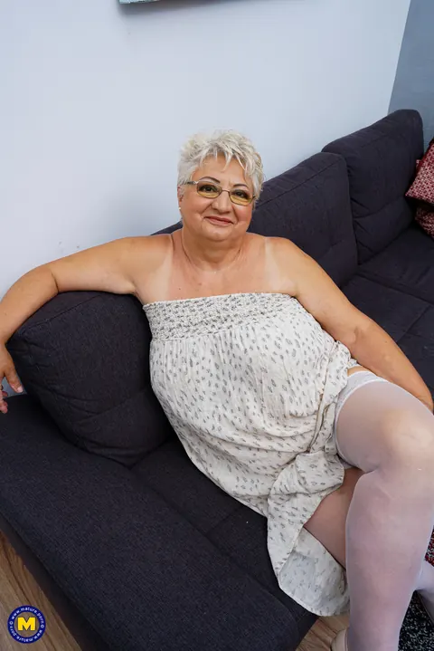 Diane Chrystall: Mature Blonde PAWG Shows Off Her Shorts and Socks – photo 5 of 20