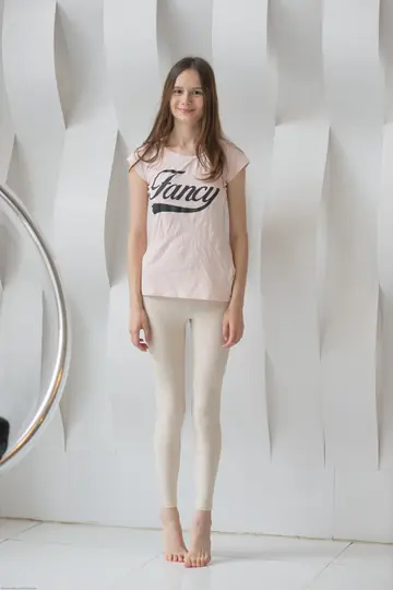 Slim Babe Strips Out of Her Yoga Pants and Spreads Her Shaved Pussy