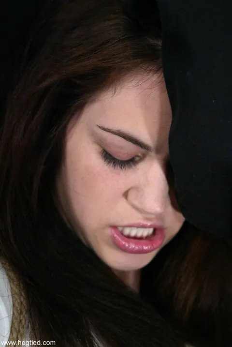 Faith Leon: Tall Brunette in a Skirt Gets Tied Up for a Blowjob – photo 10 of 20