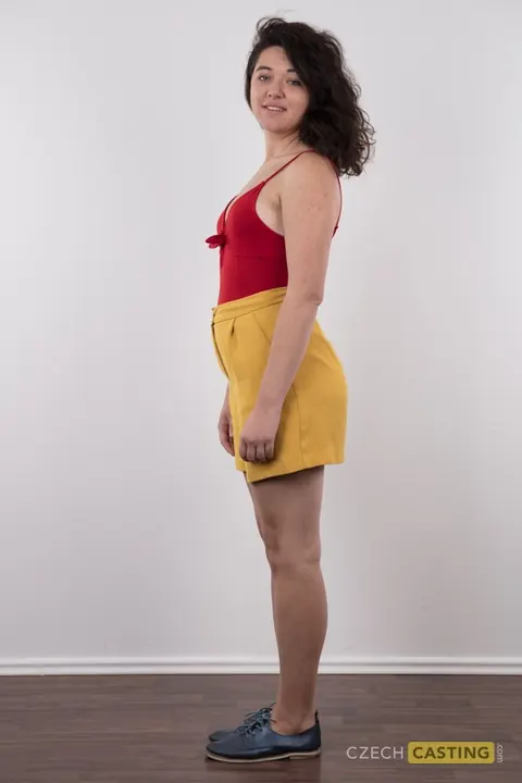 Czech PAWG Strips Out of Her Shorts and Spreads Her Cheeks – photo 4 of 16