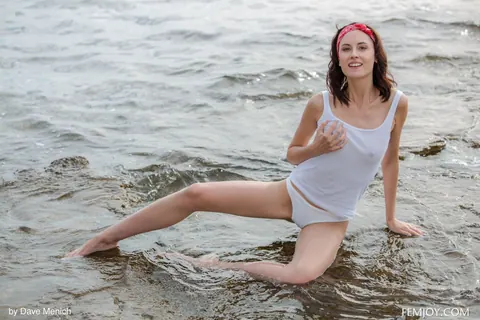 Sade Mare: Slim Italian Brunette Strips Nude and Spreads on the Beach – photo 4 of 20