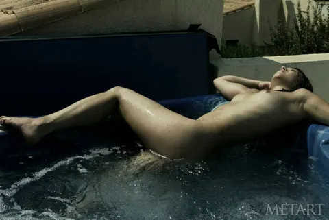 Brunette Spreads Her Pussy by the Pool – photo 20 of 21