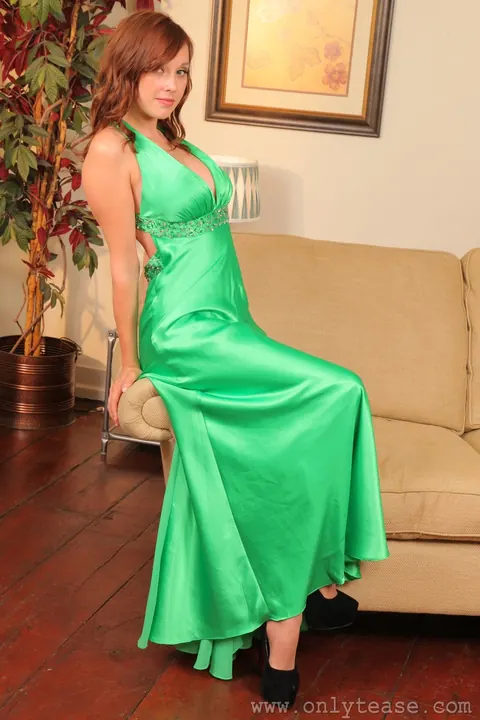 Jo E: Thick Redhead Flaunts Her Big Tits and Ass in Stockings and Heels – photo 2 of 21