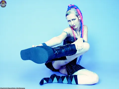 Tattooed PAWG in Boots and Socks Spreads Her Pussy – photo 6 of 15