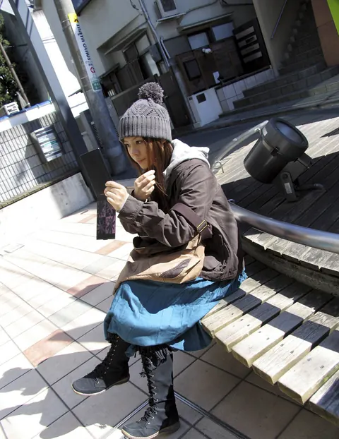 Japanese Brunette Masturbates and Fingers Herself Doggy Outdoors – photo 2 of 16
