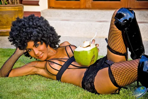 Thai Trans Woman in Lingerie Fingers Herself Outdoors – photo 10 of 21