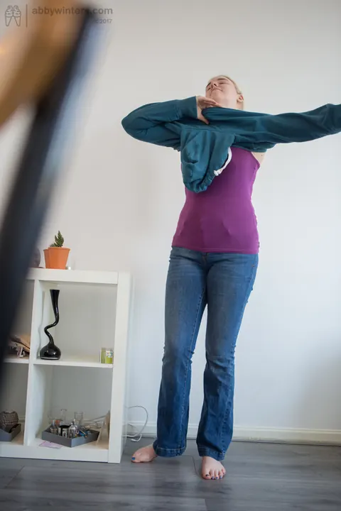 PAWG Strips Out of Her Lingerie and Pulls on Jeans – photo 15 of 16