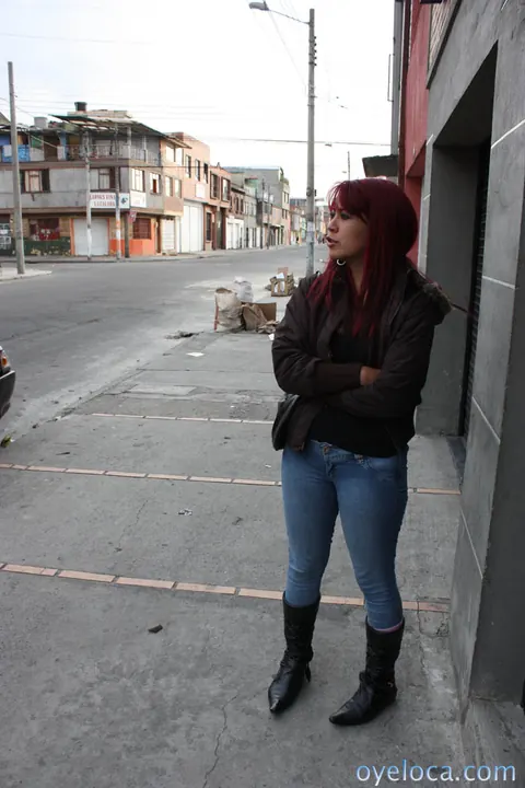Camila Mendoza: Thick Colombian Redhead Flaunts Fishnet Pantyhose Outdoors – photo 3 of 17