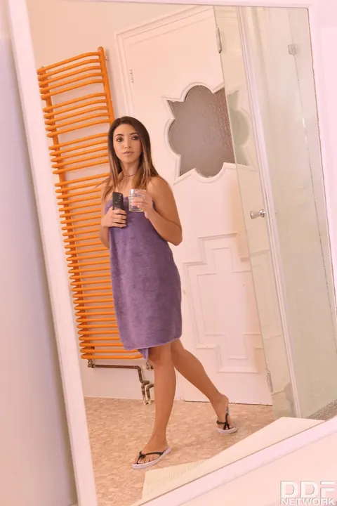 Frida Sante: Mexican Brunette MILF Takes Anal and Double Penetration at a Hotel – photo 3 of 21