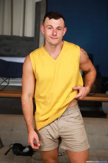 Muscular Men Kiss Then Bareback on the Sofa