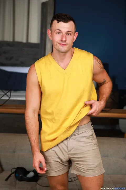 Muscular Men Kiss Then Bareback on the Sofa – photo 1 of 20