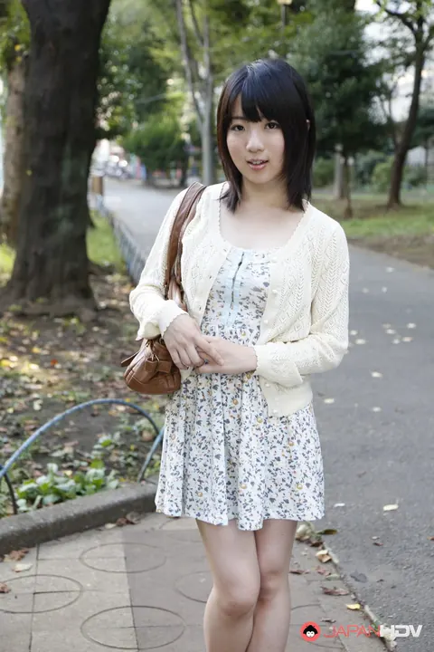 Madoka Adachi: Japanese MILF Shows Her Bare Legs in a Skirt Outdoors – photo 8 of 15