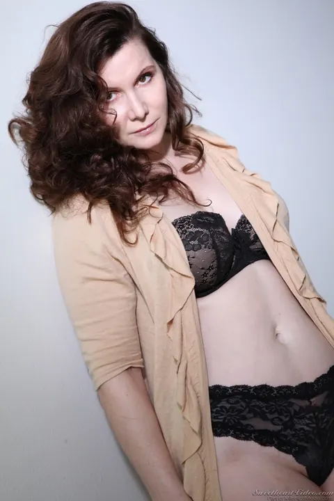 Nica Noelle: Blonde, Brunette and Redhead Lick Pussy – photo 1 of 17