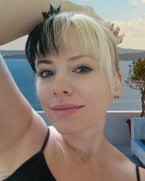 Blonde in a Bikini and Glasses Takes Selfies Outdoors – photo 6 of 13