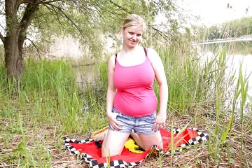 BBW Strips Out of Her Shorts and Lingerie for a Dildo in the Forest