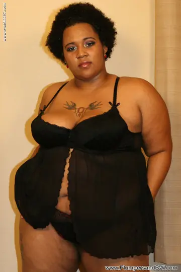 Ebony Babe in Heels Takes BBC Anal Doggy Style