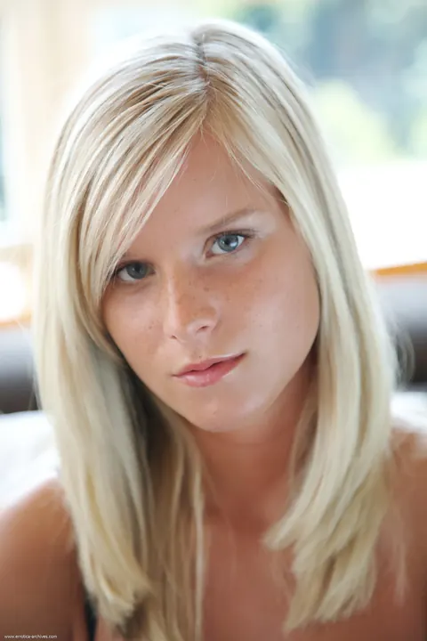 Miela A: Blonde with Big Natural Tits Spreads Her Trimmed Pussy – photo 1 of 20