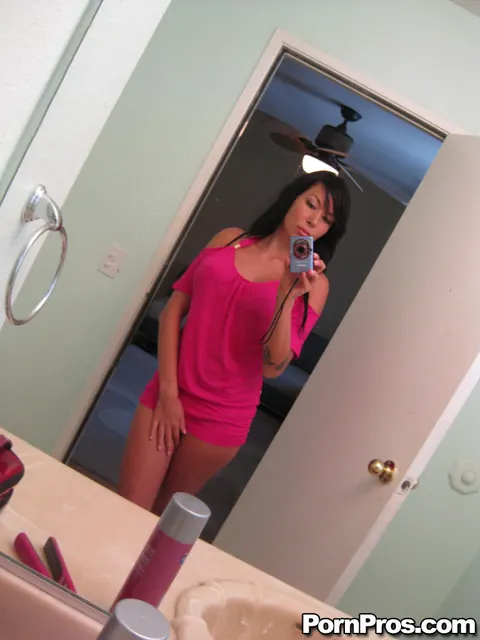 Brittny Blew: Brunette with Big Tits Gives a Blowjob and Gets Creampied – photo 4 of 19