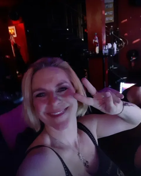 Blonde MILF Drops Her Black Bra to Show Her Big Tits – photo 6 of 9
