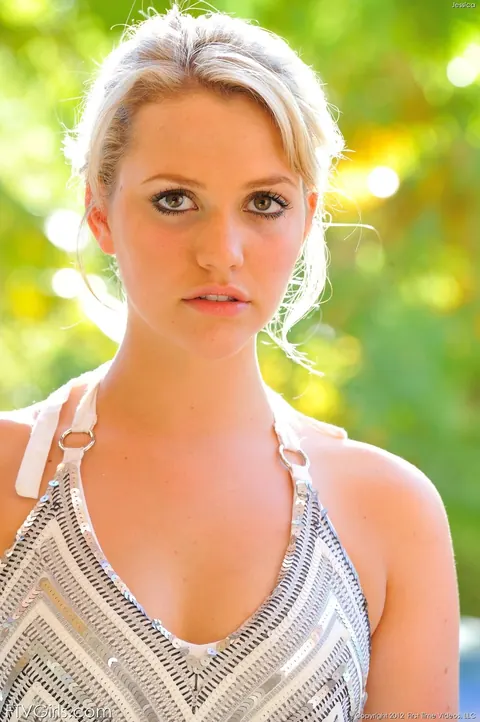 Mia Malkova: Busty Petite Blonde Lifts Her Skirt and Spreads Outdoors – photo 15 of 20