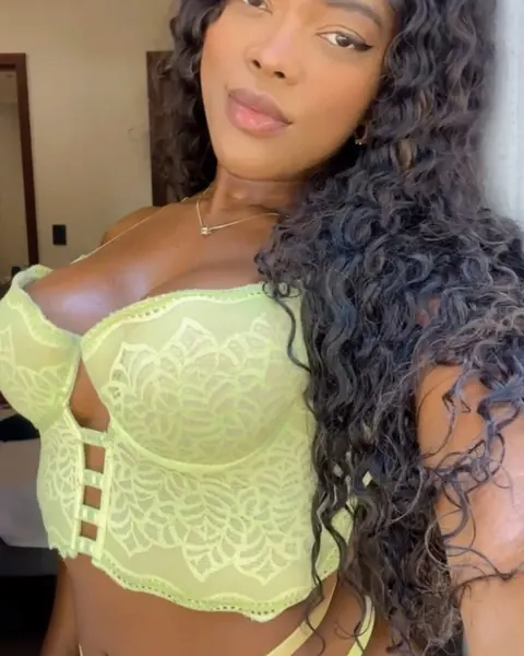 Luana Couto: Thick Ebony Latina Undresses and Shows Her Big Ass – photo 9 of 12