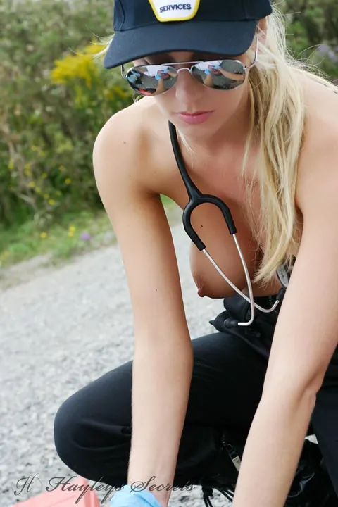 Hayley Marie Coppin: Slim British MILF Poses Topless in Paramedic Uniform – photo 7 of 11