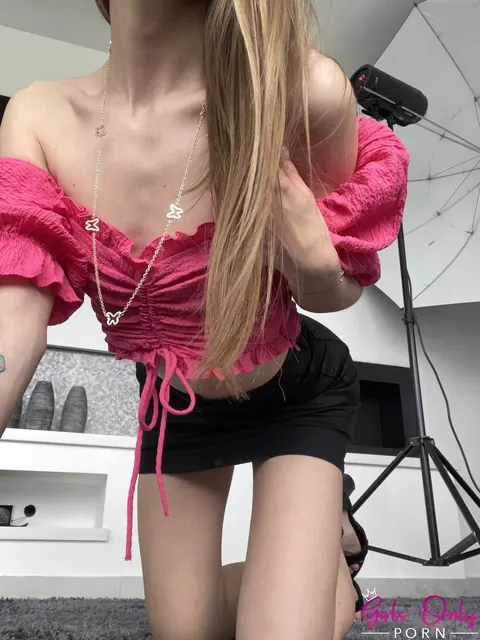 Candee Licious: Petite European Blondes Kiss, Finger and Lick Pussy – photo 20 of 21