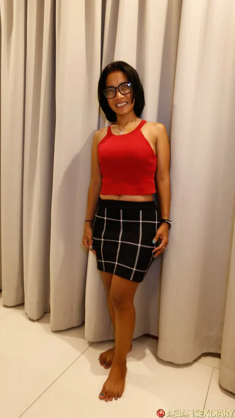Brunette Indian MILF in Glasses Takes a Creampie Doggy Style – photo 1 of 20