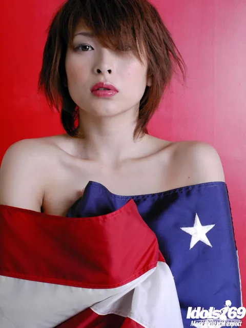 Nana Natsume: Japanese Babe with Big Natural Tits and Hairy Pussy Poses Nude – photo 13 of 16